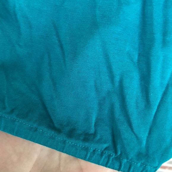 Halter top - Picture 2 of 3